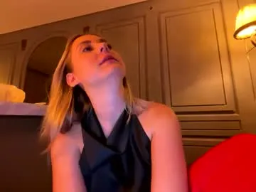 hollyandelon Image 9