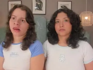 ivy_and_molly Image 6