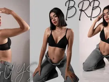 mia_kisses2 Image 12