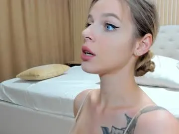 mila_polly_and_forester Image 16