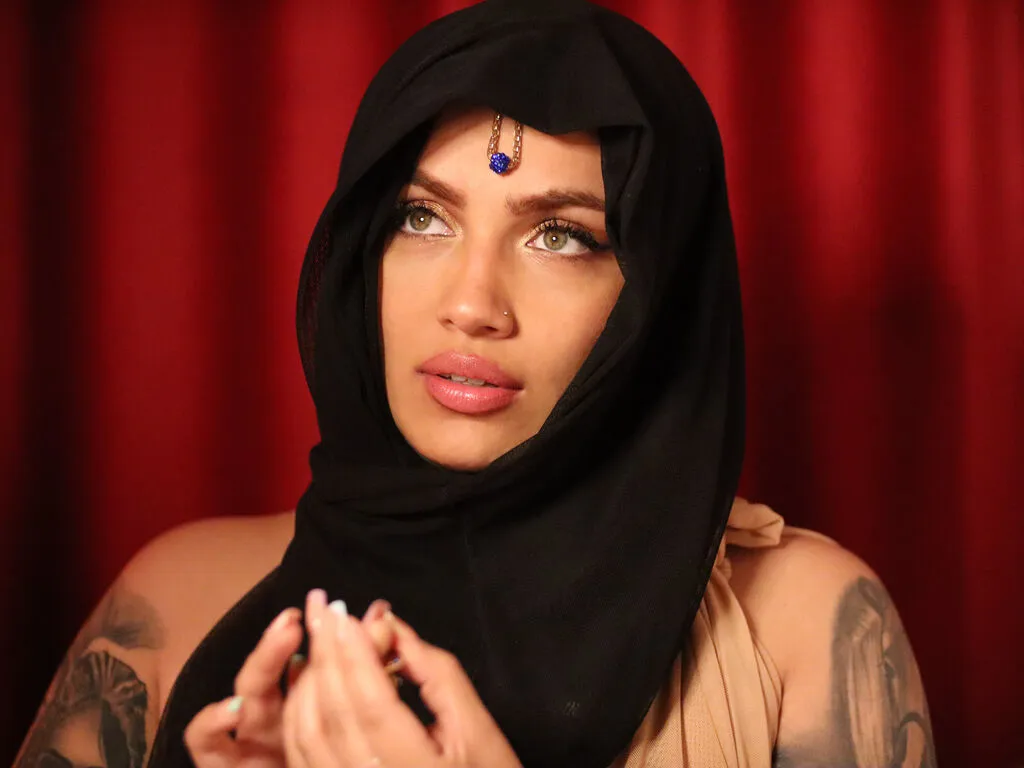 LuciaLyone thumbnail preview